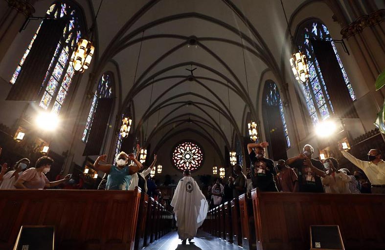 محاكمة قس أميركي لاعتداءه على أطفال في تيمور الشرقية