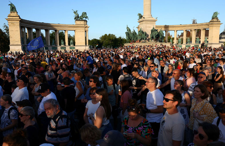 «الحملات الاستشارية» تطلق شرارة احتجاجات واسعة ضد حكومة أوربان في المجر