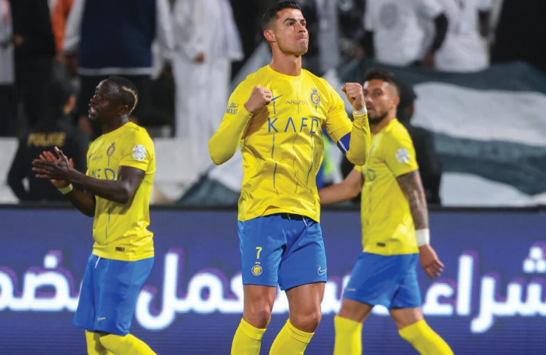 حركة رونالدو المشينة تثير جدلاً في السعودية 