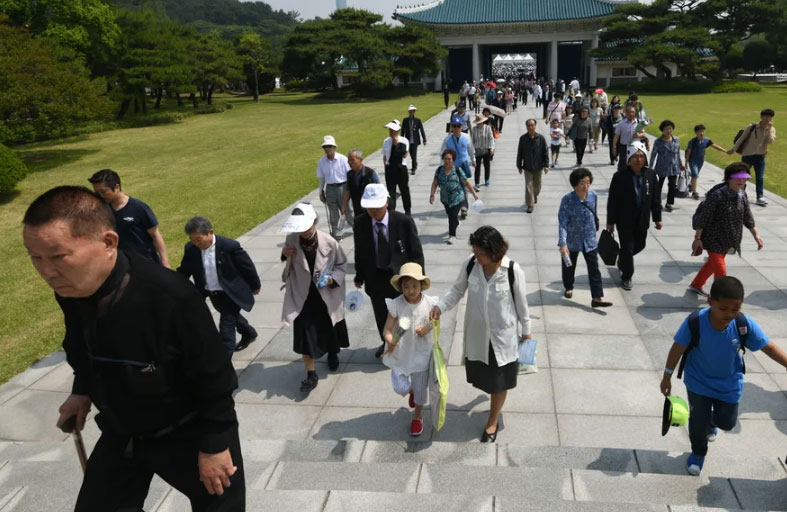 بقرار رسمي.. الكوريون الجنوبيون أصغر سنا