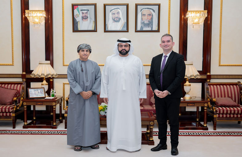 ولي عهد الفجيرة يلتقي محاضرين شاركا في مجلس محمد بن حمد الشرقي