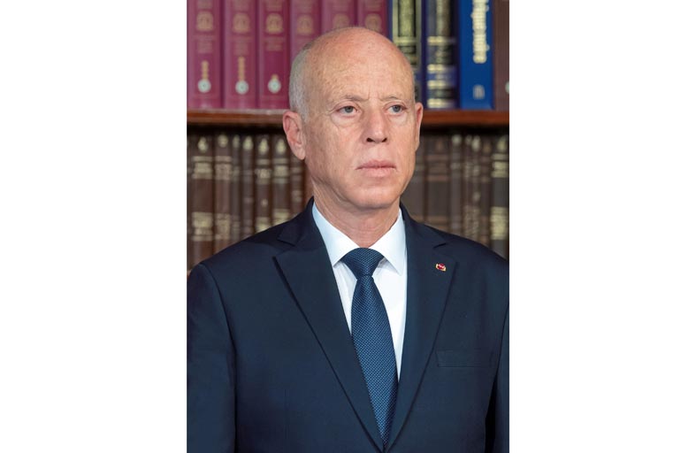  فرنسا «قلقة» حيال توسيع الرئيس التونسي لصلاحياته 