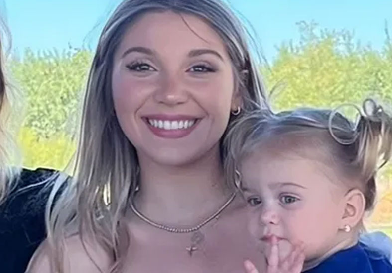 تترك طفلتها تغرق بينما تذهب للاستجمام!