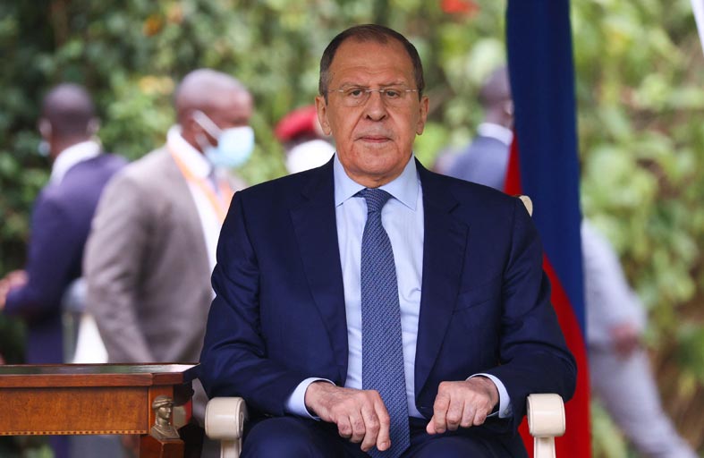 لافروف يصل أوغندا ضمن جولته الإفريقية