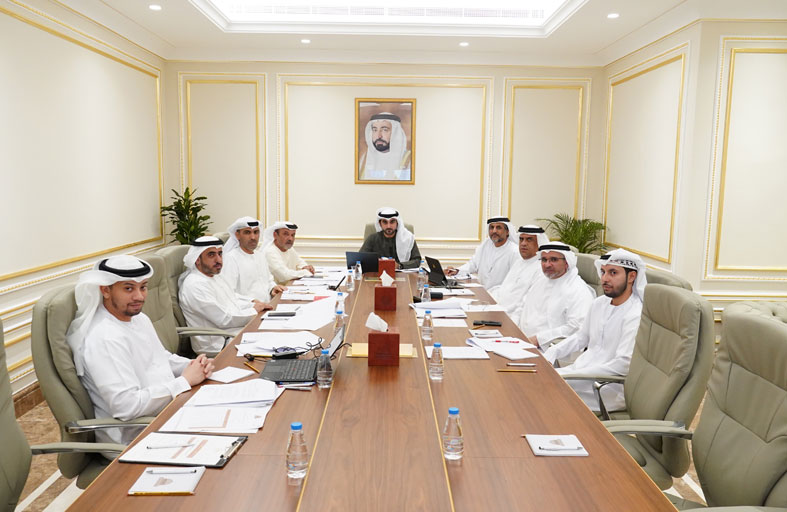 لجنة باستشاري الشارقة تعقد اجتماعها حول مشروع ضريبة الشركات الاستخراجية وغير الاستخراجية للموارد الطبيعية 