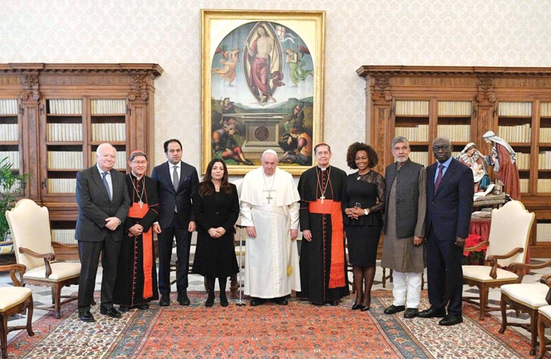 البابا فرنسيس يستقبل أعضاء لجنة تحكيم جائزة زايد للأخوة الإنسانية 2023