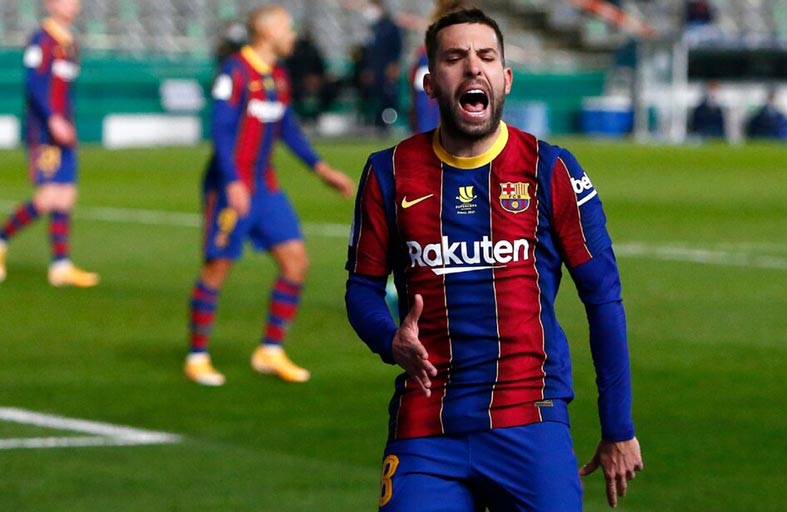 هدف ألبا القاتل يقود برشلونة إلى دوري الأبطال 