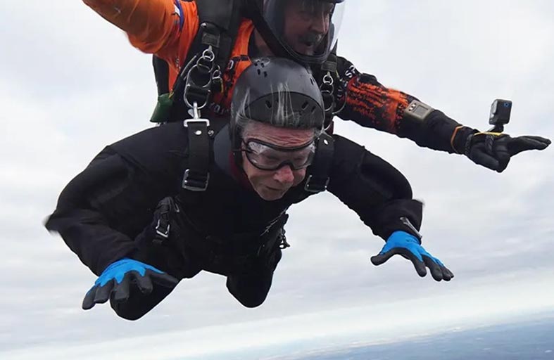 عمره 106 أعوام.. يحقق رقماً قياسياً في غينيس للمرة الثانية