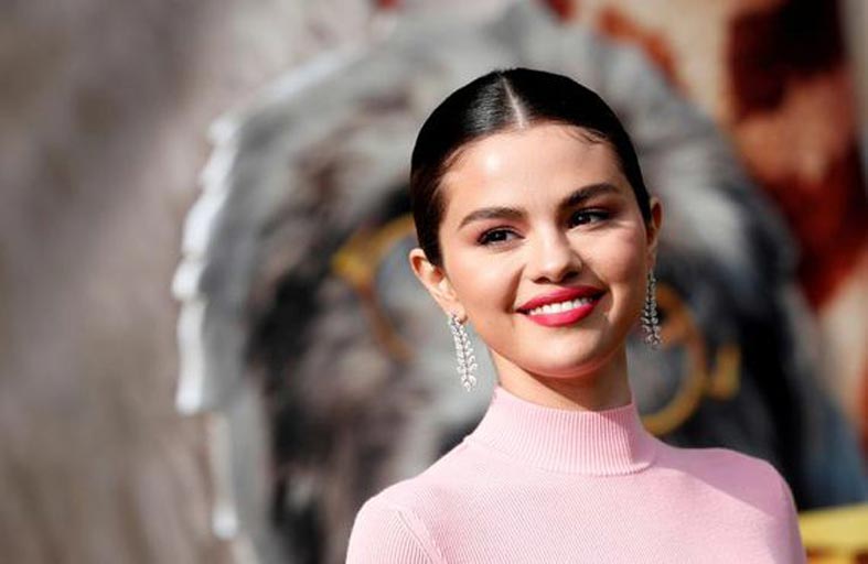 سيلينا غوميز تلقي كلمة في البيت الأبيض