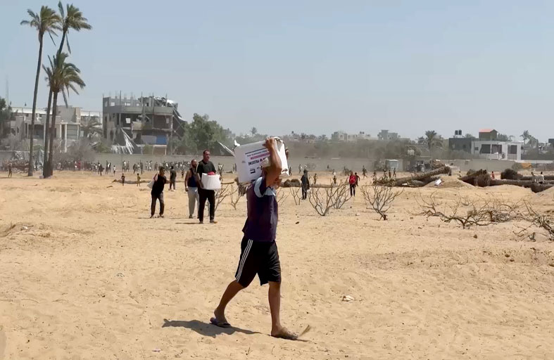 الإمارات تُنفذ الإنزال الجوي الـ79 للمساعدات الإنسانية لدعم غزة 