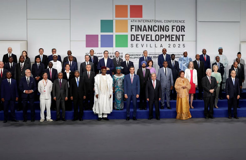 البلدانُ الأكثرَ فقرا ليست حُفرًا  لا قاع لها 