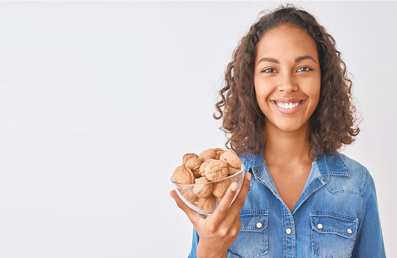 الجوز يخفف أعراض الإجهاد