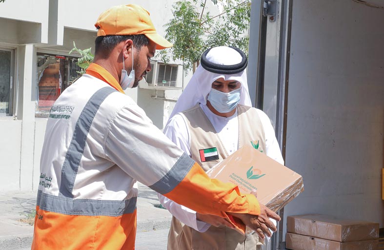 الشارقة الخيرية توزع 30 ألف وجبة إفطار صائم في اليوم الأول من رمضان