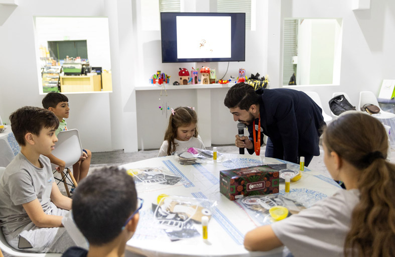 «بوصلة ابن ماجد» تثير فضول الأطفال وتعلمهم الاستدامة بطريقة مبتكرة