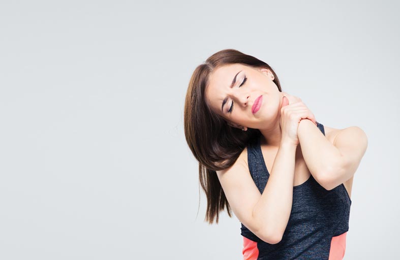 لماذا تترافق آلام الرقبة مع متاعب الكتف؟