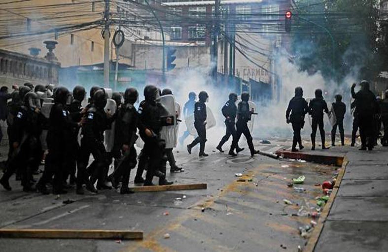 خلاف على أرض يودي بحياة 12 