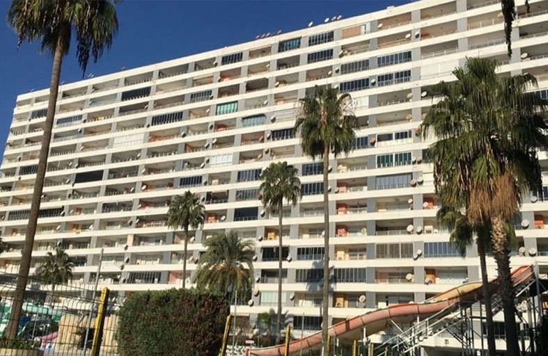 انتحار حبيبين قفزاً من الطابق الـ13 