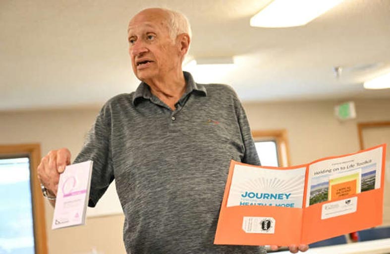 والد انتحر نجله قبل 16 سنة يكافح ظاهرة الانتحار المنتشرة في وايومنغ الأميركية 