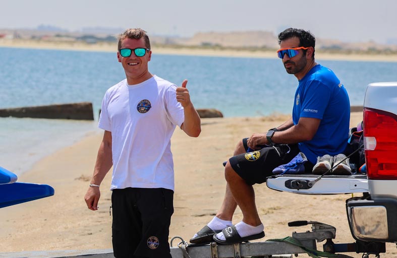 فيكتوري ينهي معسكرا تدريبيا في نخلة جبل علي