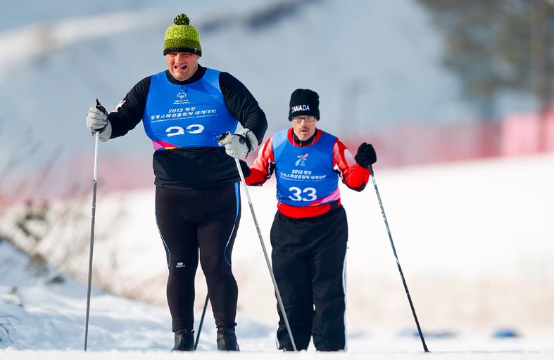 نجاح كبير للدورة التدريبية الإقليمية  لتزلج اختراق الضاحية للأولمبياد الخاص  والمطالبة بإقامة دورات  في باقي الرياضات الشتوية