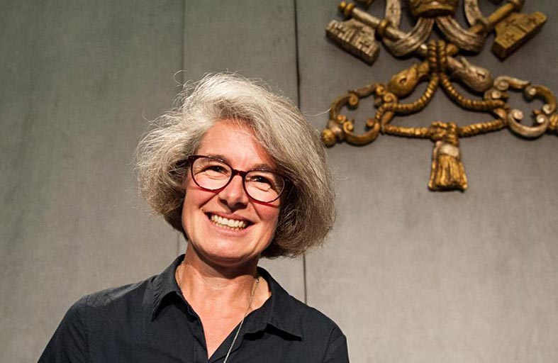  البابا فرنسيس يعين أول امرأة في منصب رفيع