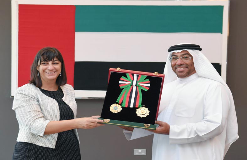 رئيس الدولة يمنح سفيرة دوقية لوكسمبورغ وسام الاستقلال