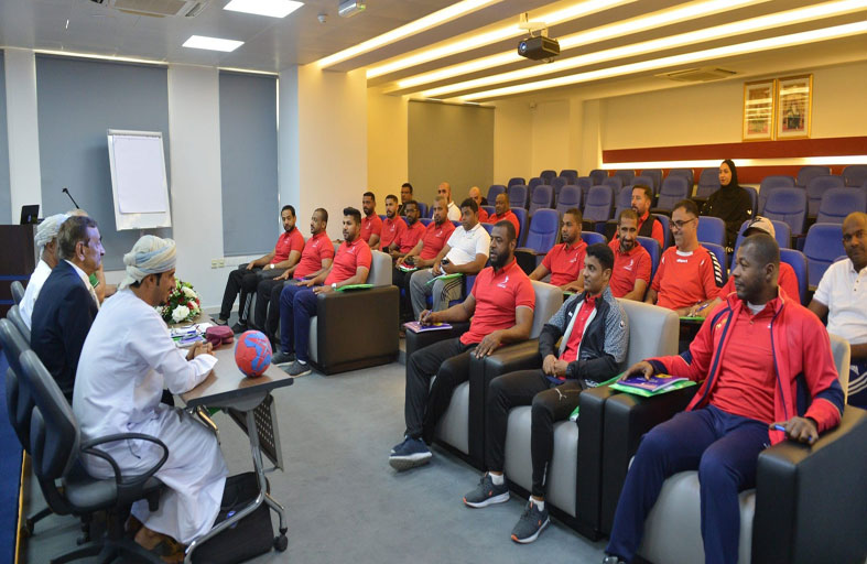 دورة لمدربي كرة اليد في سلطنة عمان 