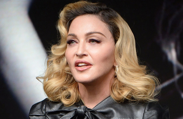 مادونا تواجه 366 ألف دولار غرامة لخرقها حظر التجوّال