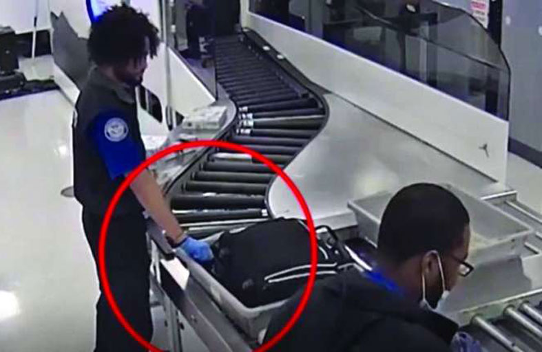 حاميها حراميها.. عناصر أمن يسرقون أمتعة المسافرين!