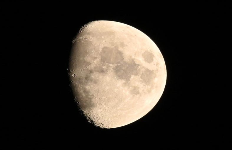 نيويورك أبوظبي تطلق بودكاست حول علوم الفلك والفضاء