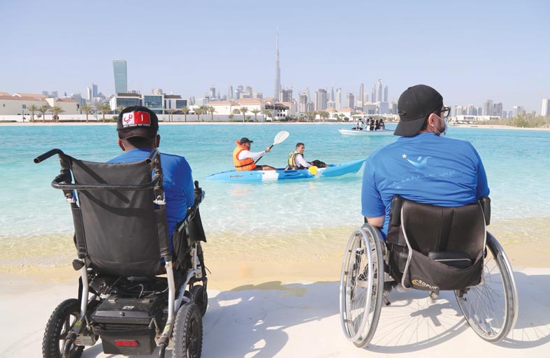 كرنفال التجديف الحديث في البحيرة الكريستالية غدا السبت