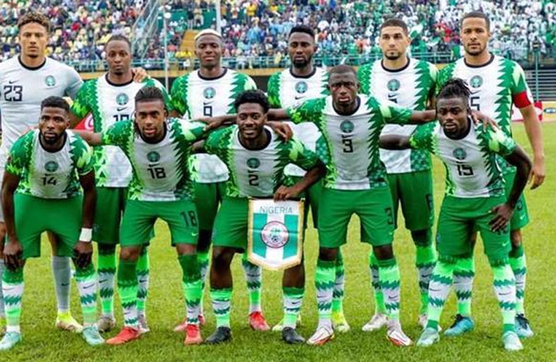 نيجيريا عملاق أخضر بأقدام من طين 