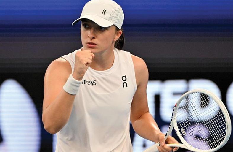 شفيونتيك تحافظ على صدارة التصنيف العالمي