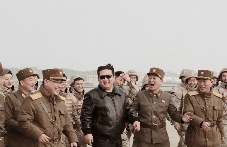 الصاروخ الوحش يعيد كيم جونغ أون إلى الواجهة