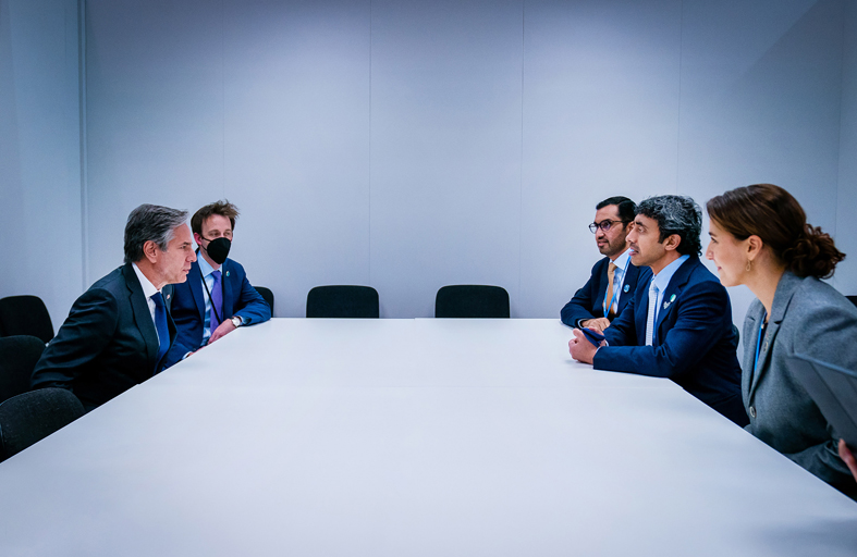 عبدالله بن زايد يلتقي بلينكن خلال مؤتمر COP 26 في جلاسكو