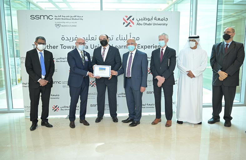 مدينة الشيخ شخبوط الطبيّة تقدم لطلبة التصميم الداخليّ والعمارة في جامعة أبوظبي تجربة واقعية لاستعراض مهاراتهم