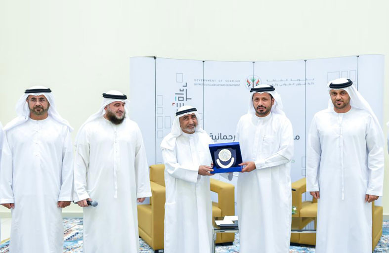 مجلس ضاحية الرحمانية يفوز بدرع «ضاحية السعادة» لعام 2021 من القيادة العامة لشرطة الشارقة 