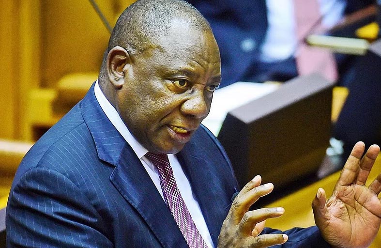    جنوب أفريقيا تحقق في مزاعم أمريكية بشحن أسلحة إلى روسيا 