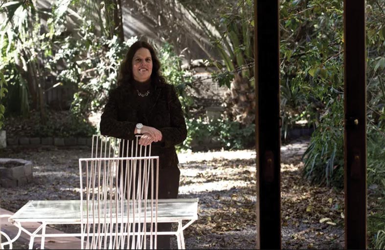 لصوص يسرقون منزل وزيرة دفاع تشيلي