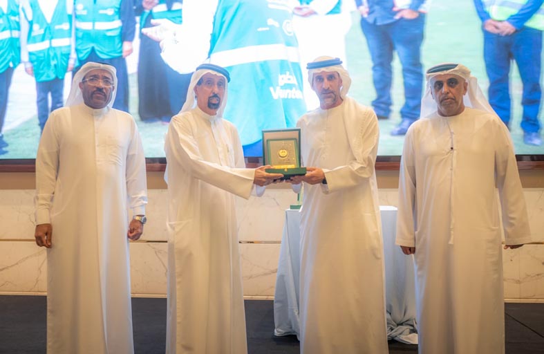 عبدالله المري يكرم شركاء مبادرة (تكاتف)