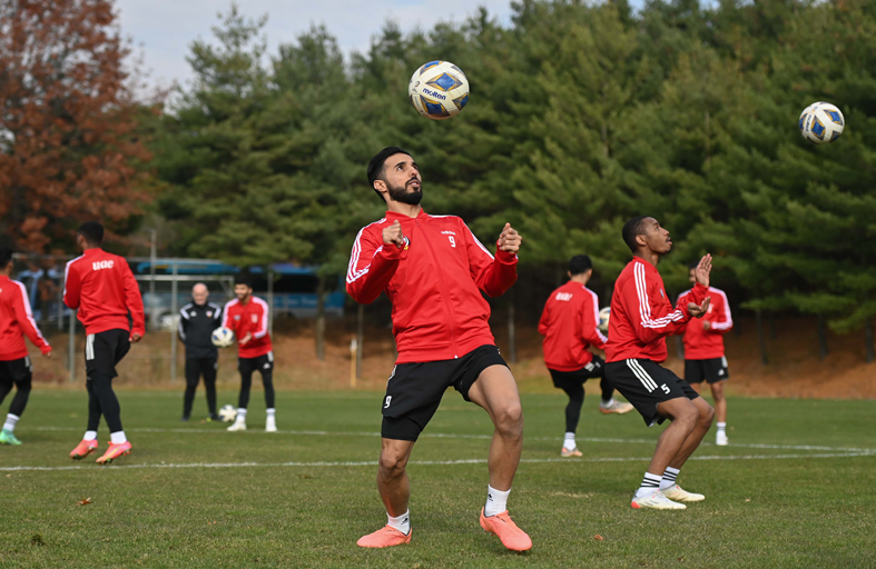 بعثة منتخبنا الوطني تُغادر إلى بيروت استعداداً لمواجهة منتخب لبنان