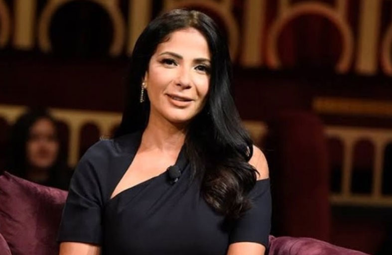 منى زكي... مشغولة درامياً وسينمائياً