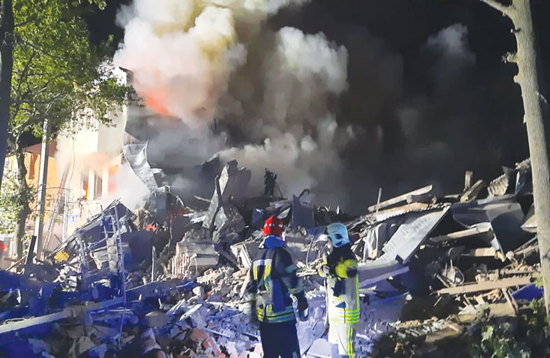 استمرار المعارك بأوكرانيا.. انفجارات في خاركيف وقصف على خيرسون