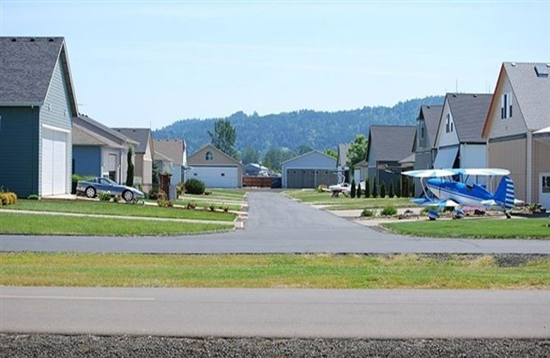 أحياء فاخرة تستخدم فيها الطائرات للتنقل كالسيارات