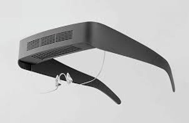 قناع وجه يستخدم ستارة هوائية بدلاً من المرشح الطبيعي