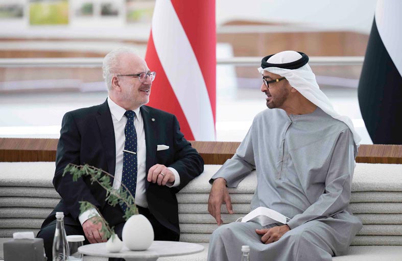 محمد بن زايد يبحث مع رئيس لاتفيا في إكسبو 2020 دبي علاقات التعاون والمستجدات الإقليمية والدولية