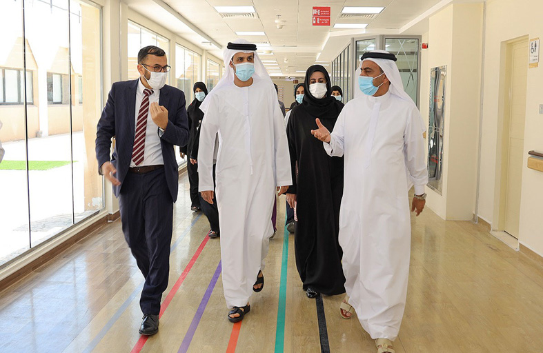 مدير عام مؤسسة الإمارات للخدمات الصحية يتفقد كفاءة وجودة الخدمات الصحية في المنشآت الصحية