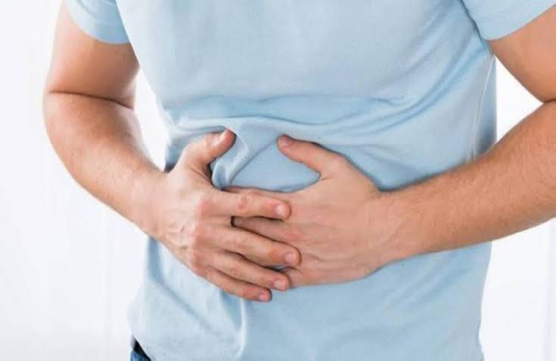 أخصائي أورام يكشف العلامات المبكرة لسرطان الأمعاء