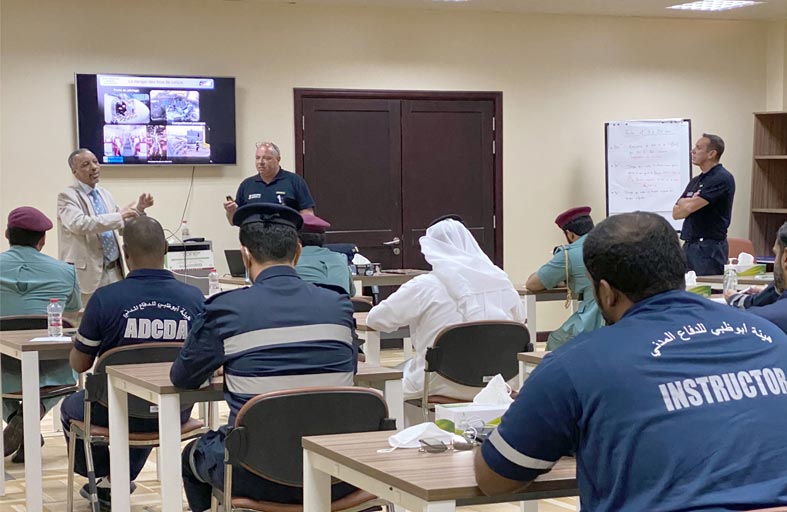 تأهيل 23 منتسبا بهيئة أبوظبي للدفاع المدني في إطفاء حرائق تحطم الطائرات