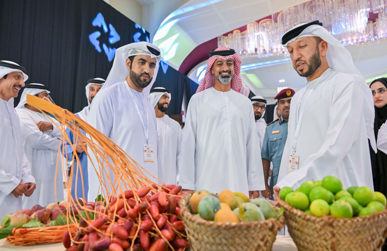 عمار بن حميد يفتتح مهرجان ليوا عجمان للرطب والعسل 2025